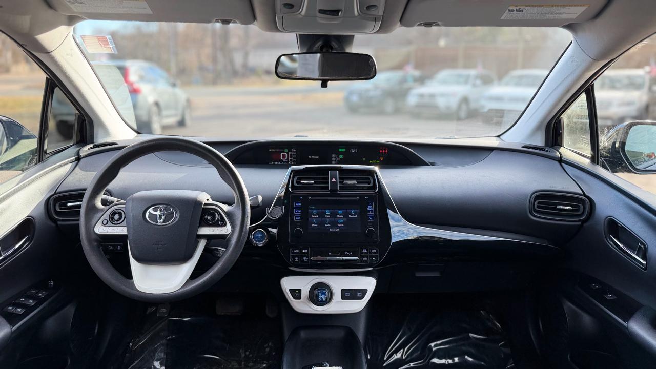 Toyota Prius Two 2018