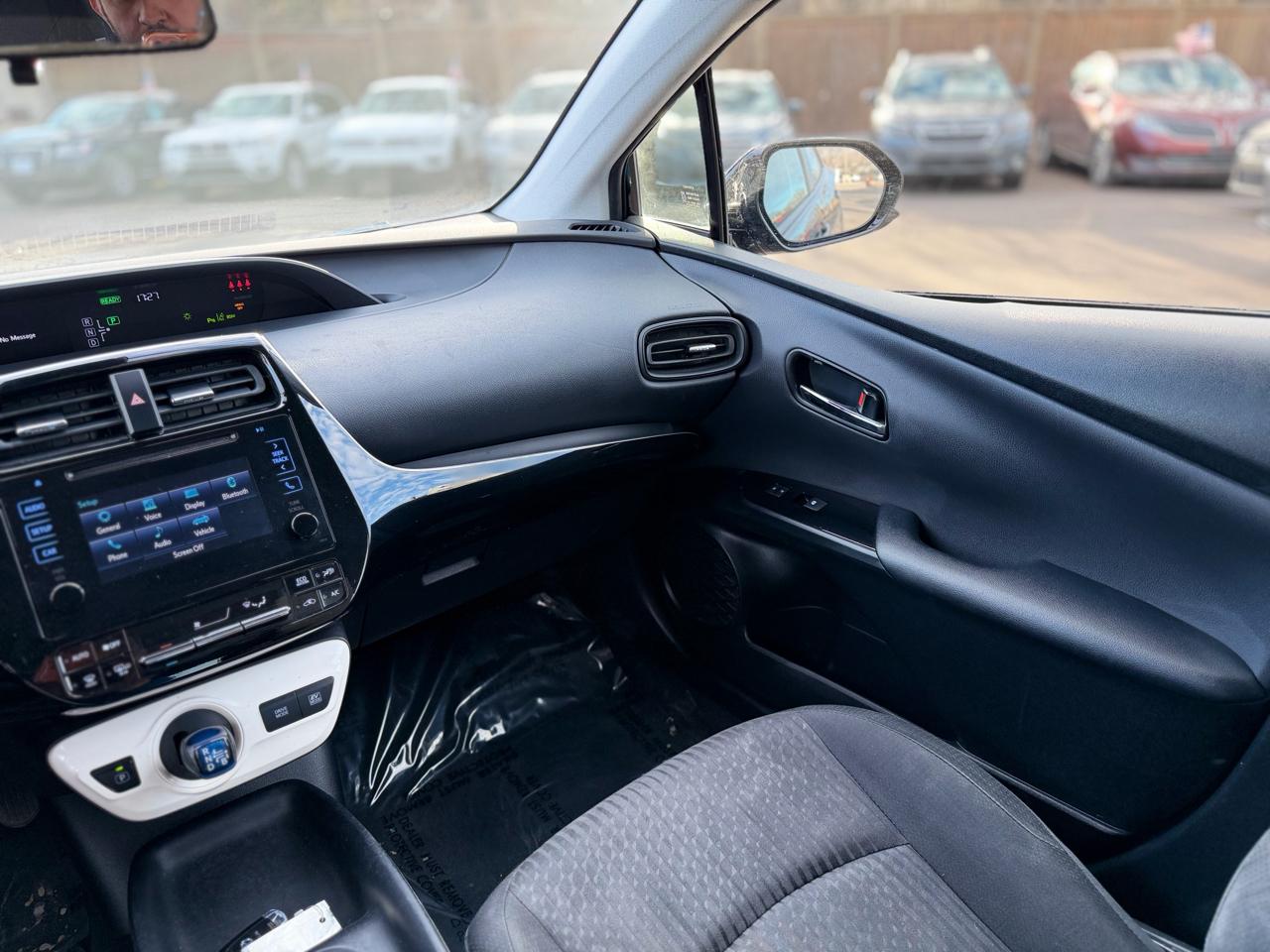 Toyota Prius Two 2018