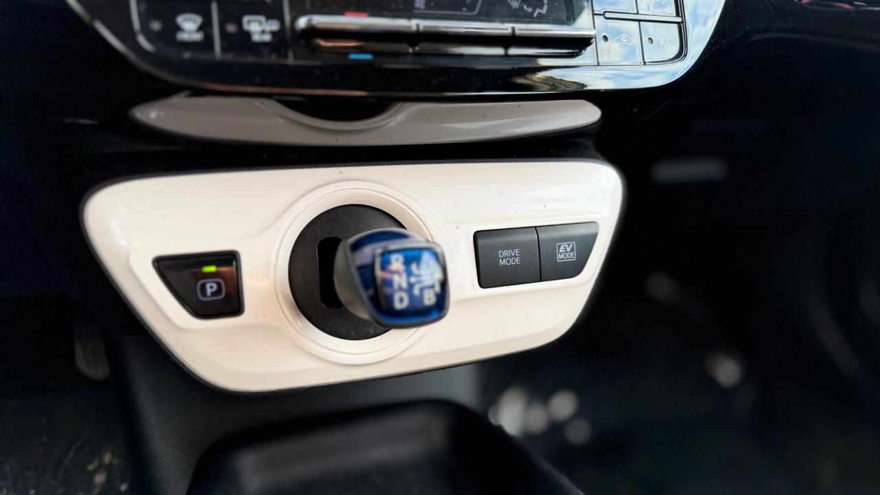 Toyota Prius Two 2018