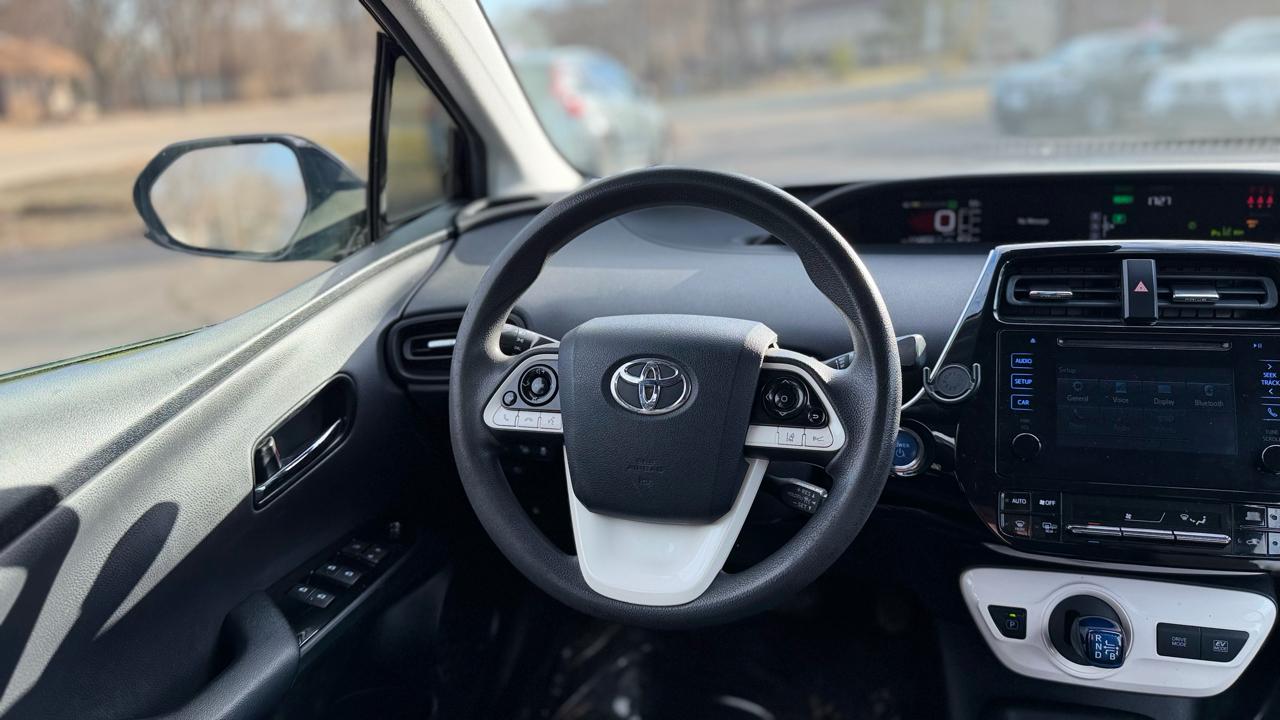 Toyota Prius Two 2018