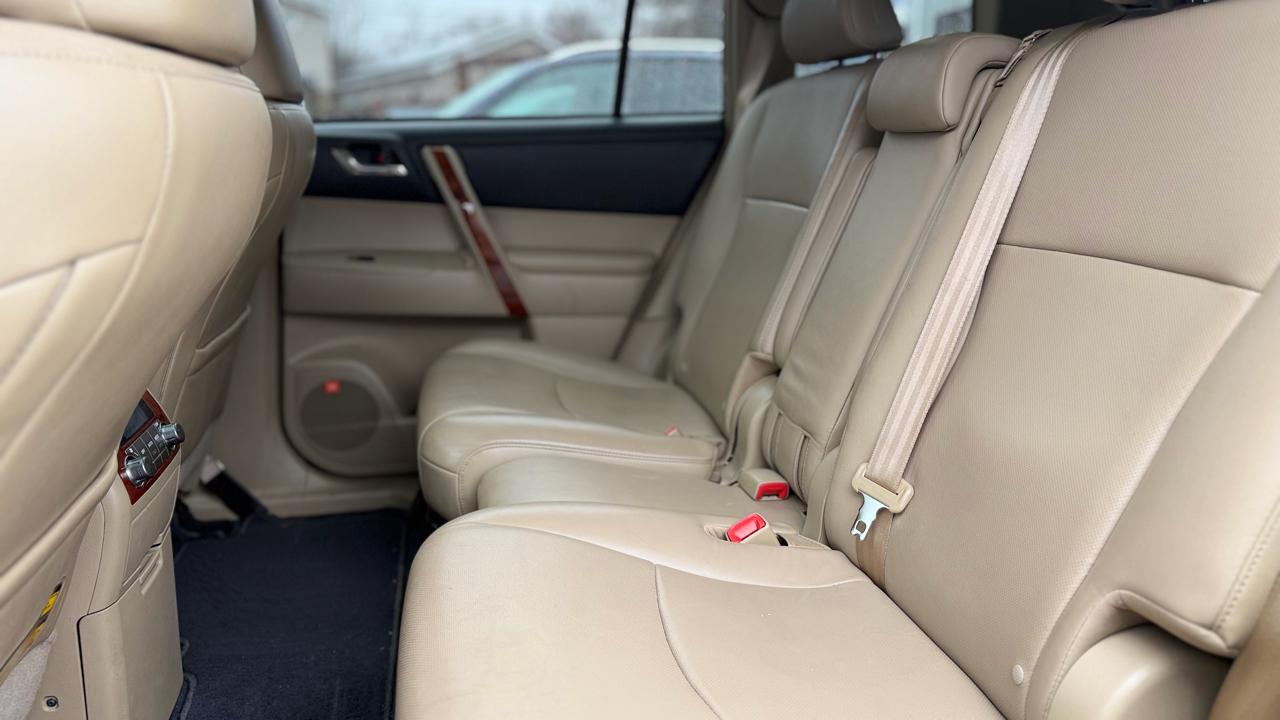 Toyota Highlander Limited 2013