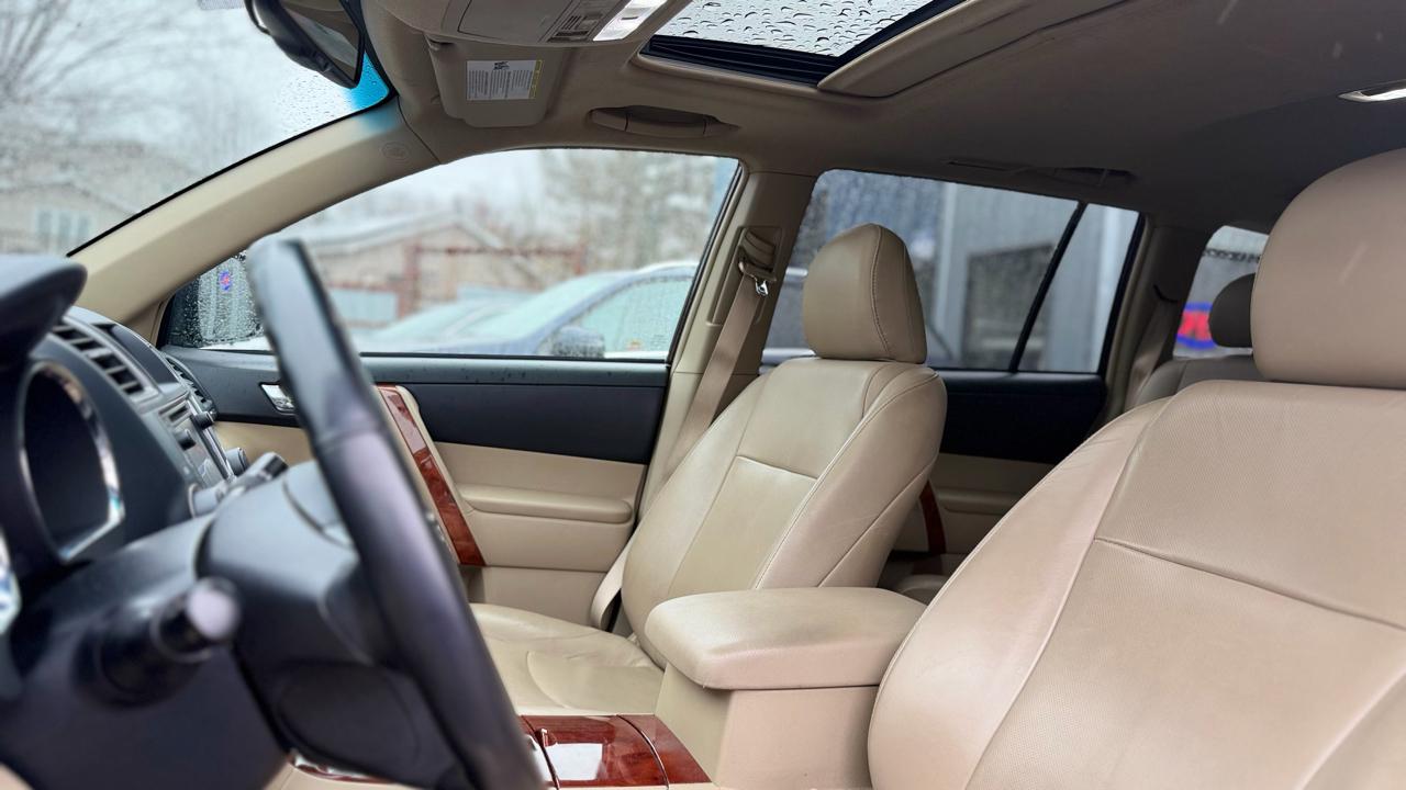 Toyota Highlander Limited 2013