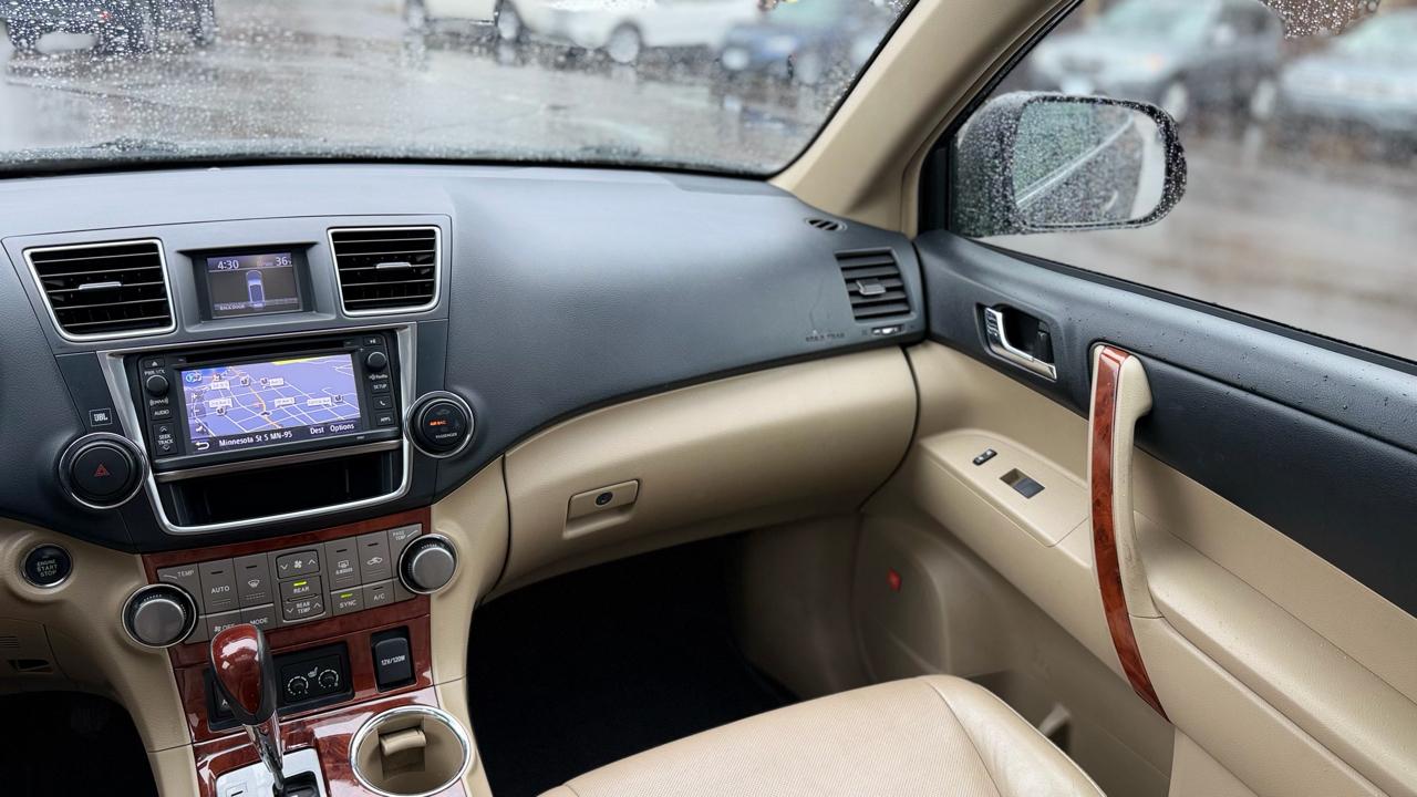 Toyota Highlander Limited 2013