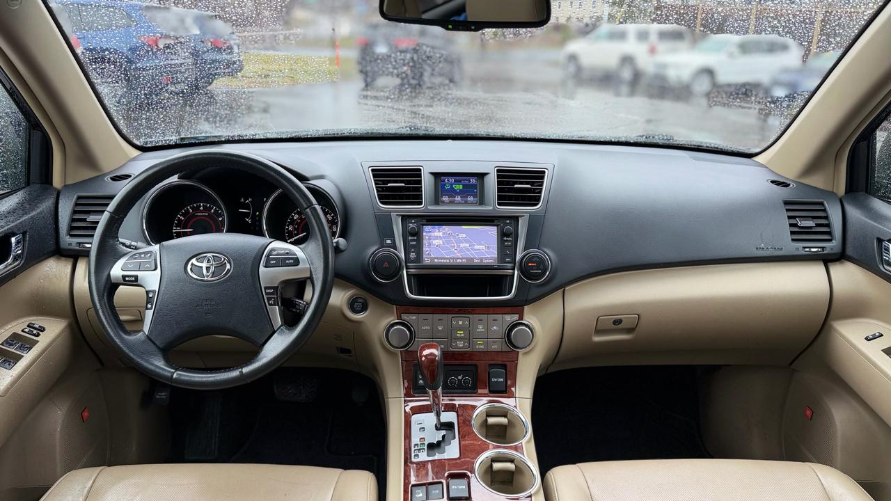 Toyota Highlander Limited 2013