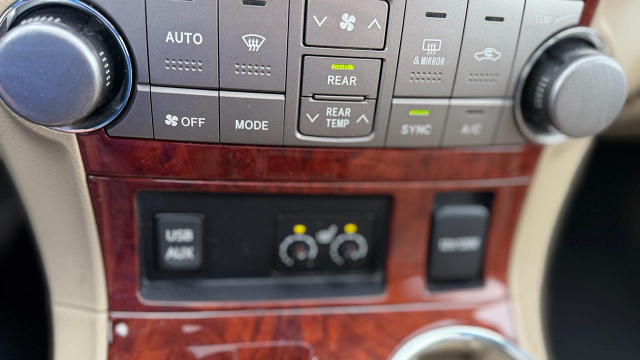 Toyota Highlander Limited 2013