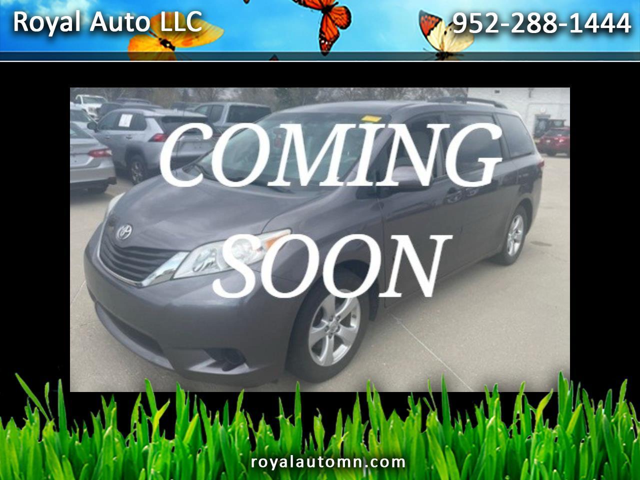 Toyota Sienna LE 2014