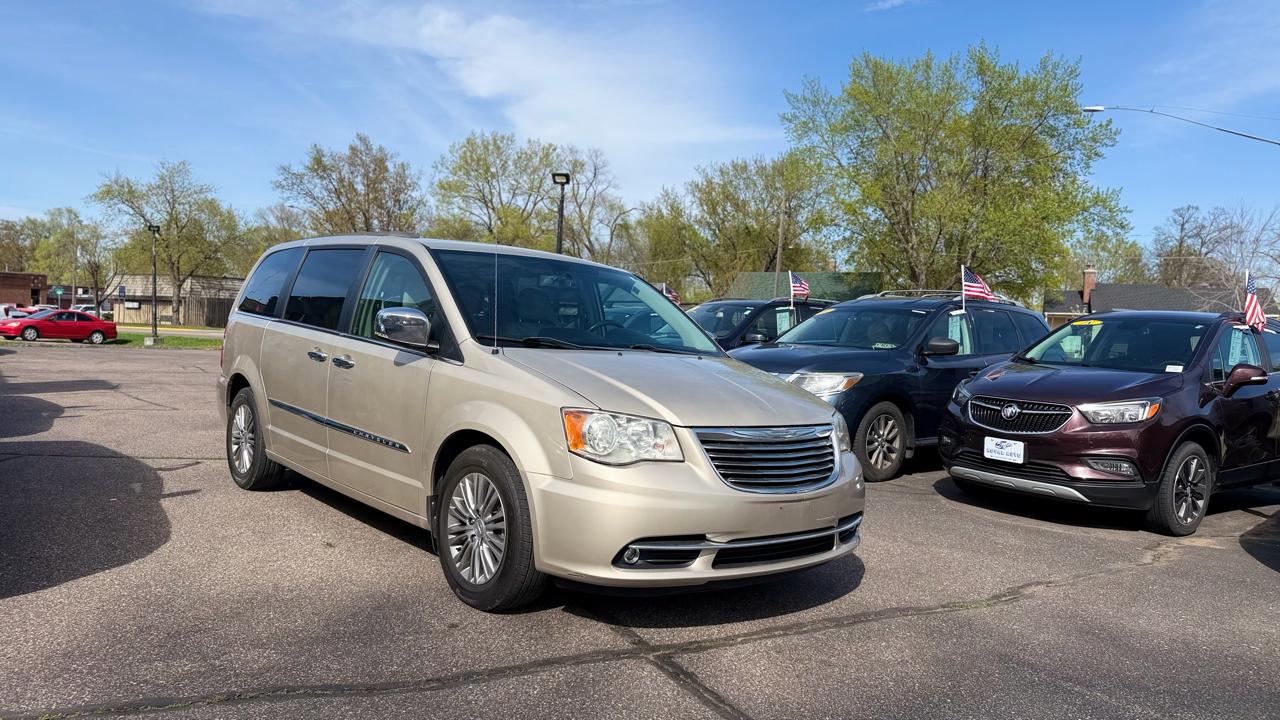 Chrysler Town & Country Touring L 2013