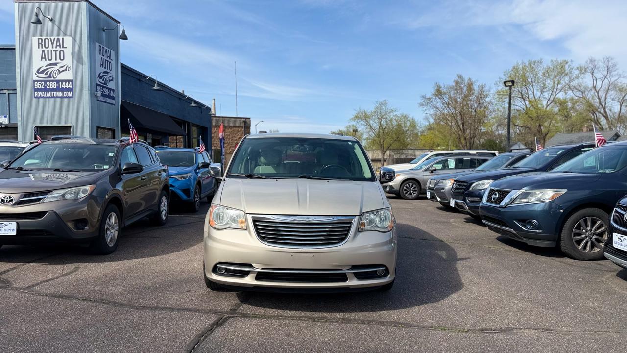 Chrysler Town & Country Touring L 2013