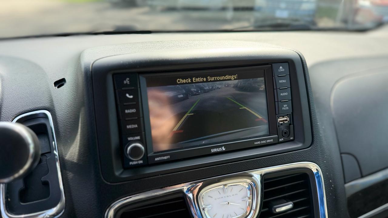 Chrysler Town & Country Touring L 2013