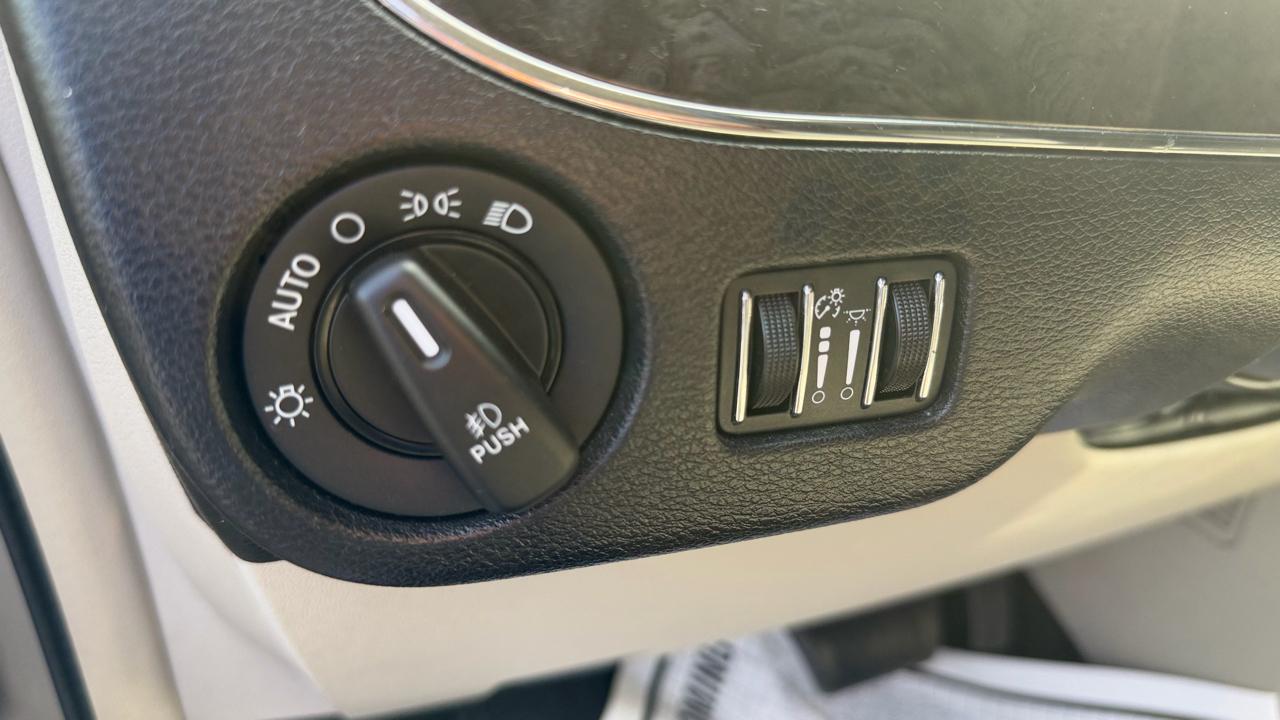 Chrysler Town & Country Touring L 2013