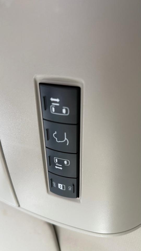 Chrysler Town & Country Touring L 2013