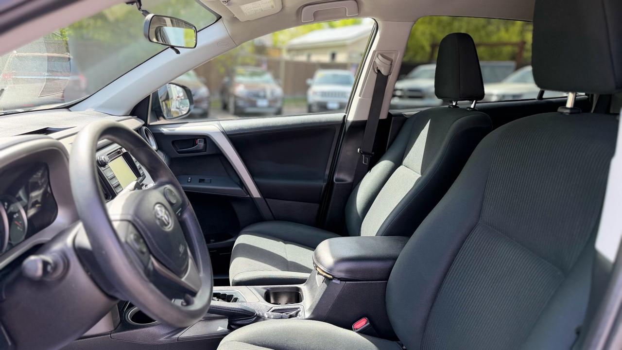 Toyota RAV4 LE 2016