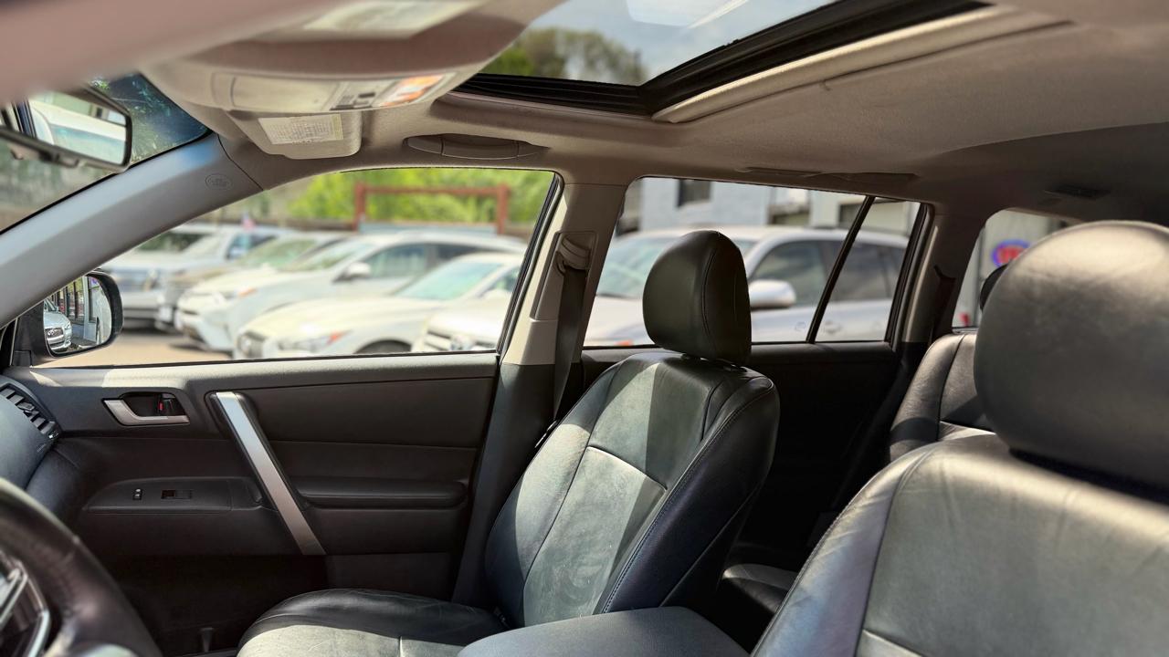Toyota Highlander SE 2013