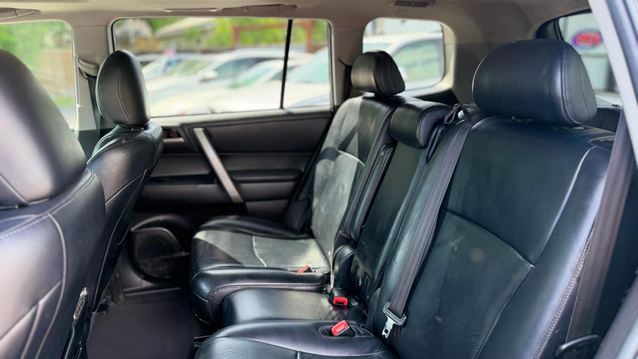 Toyota Highlander SE 2013