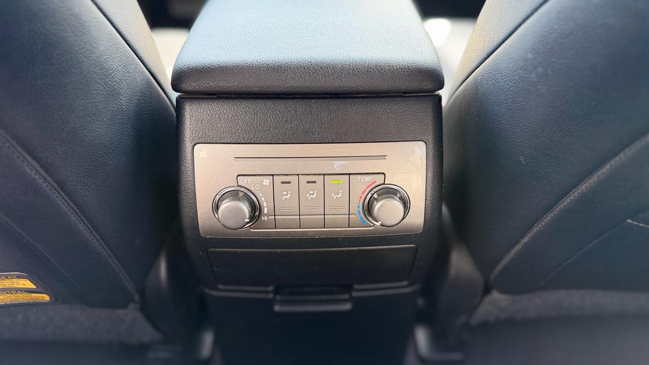 Toyota Highlander SE 2013