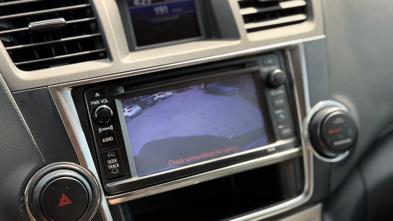 Toyota Highlander SE 2013