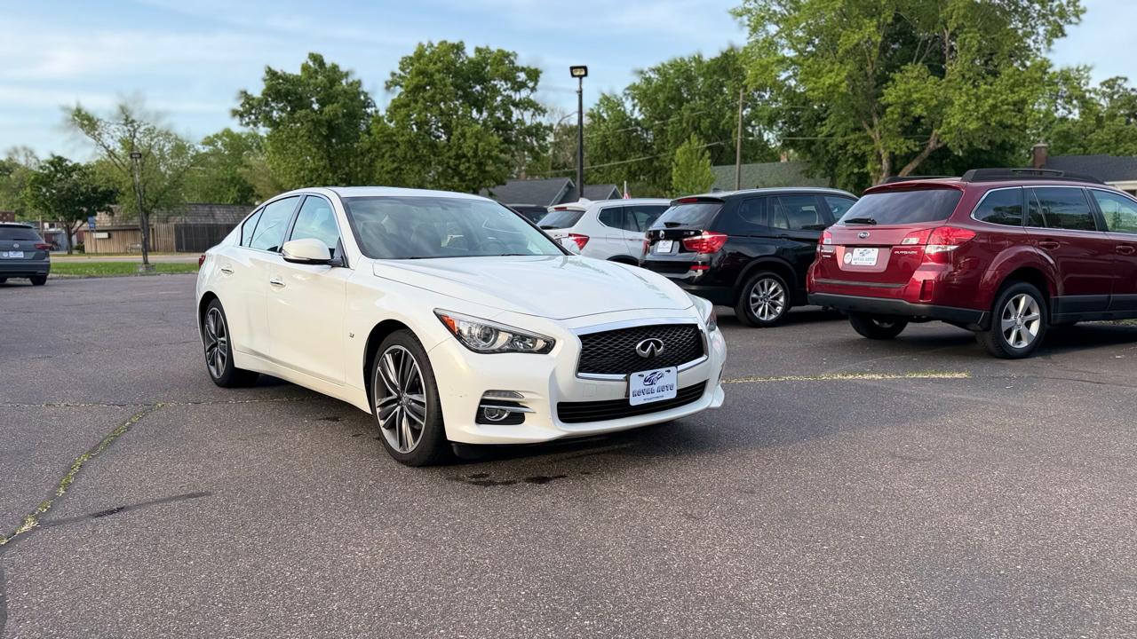 Infiniti Q50 Premium 2015