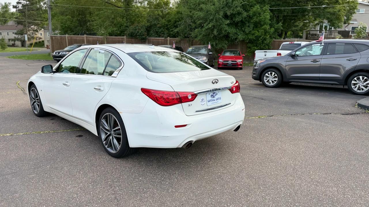 Infiniti Q50 Premium 2015