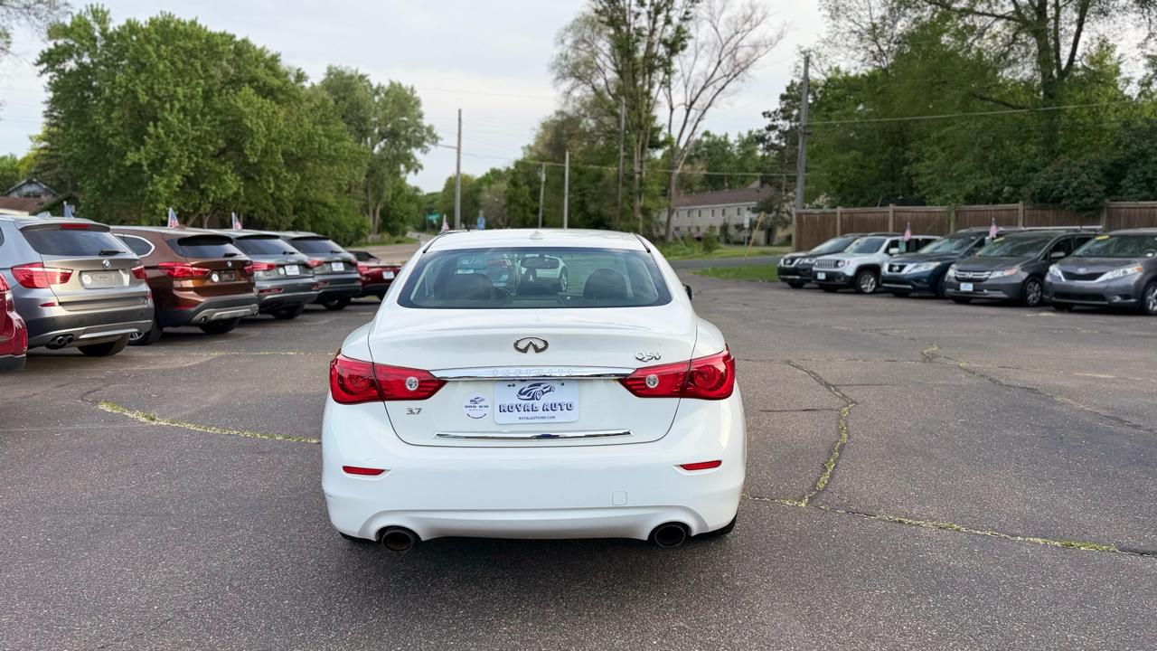 Infiniti Q50 Premium 2015