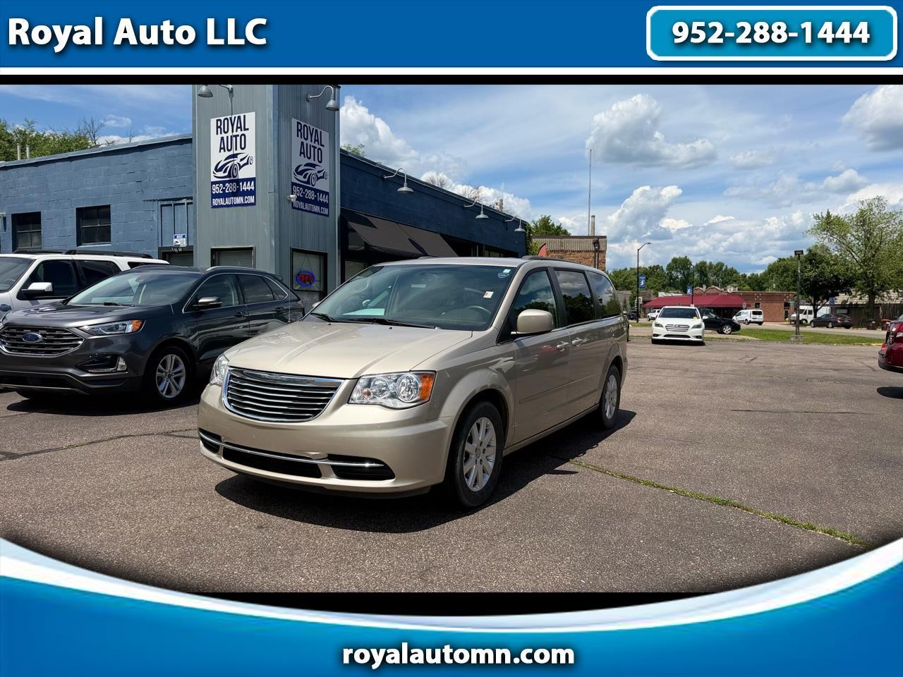 2016 Chrysler Town & Country LX