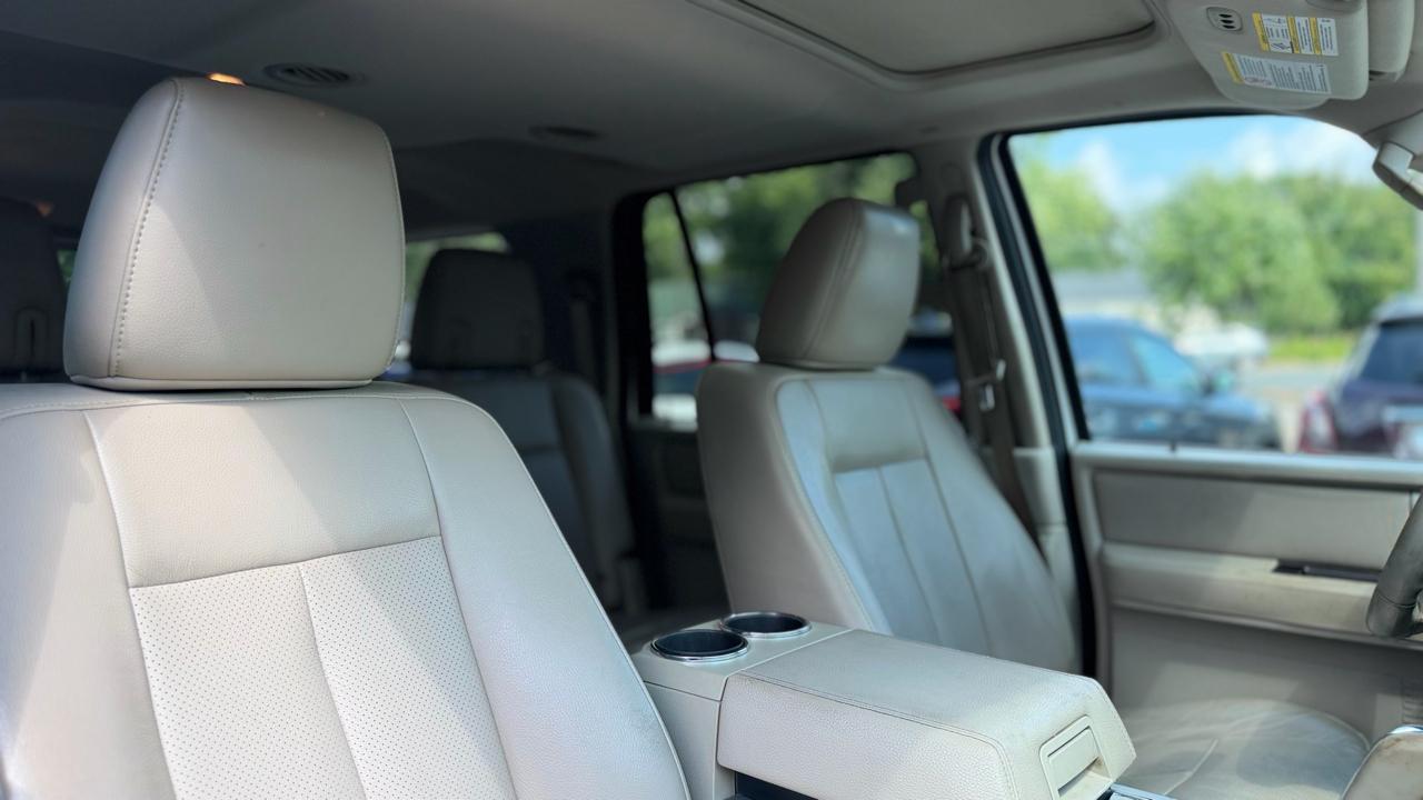 Ford Expedition  2012