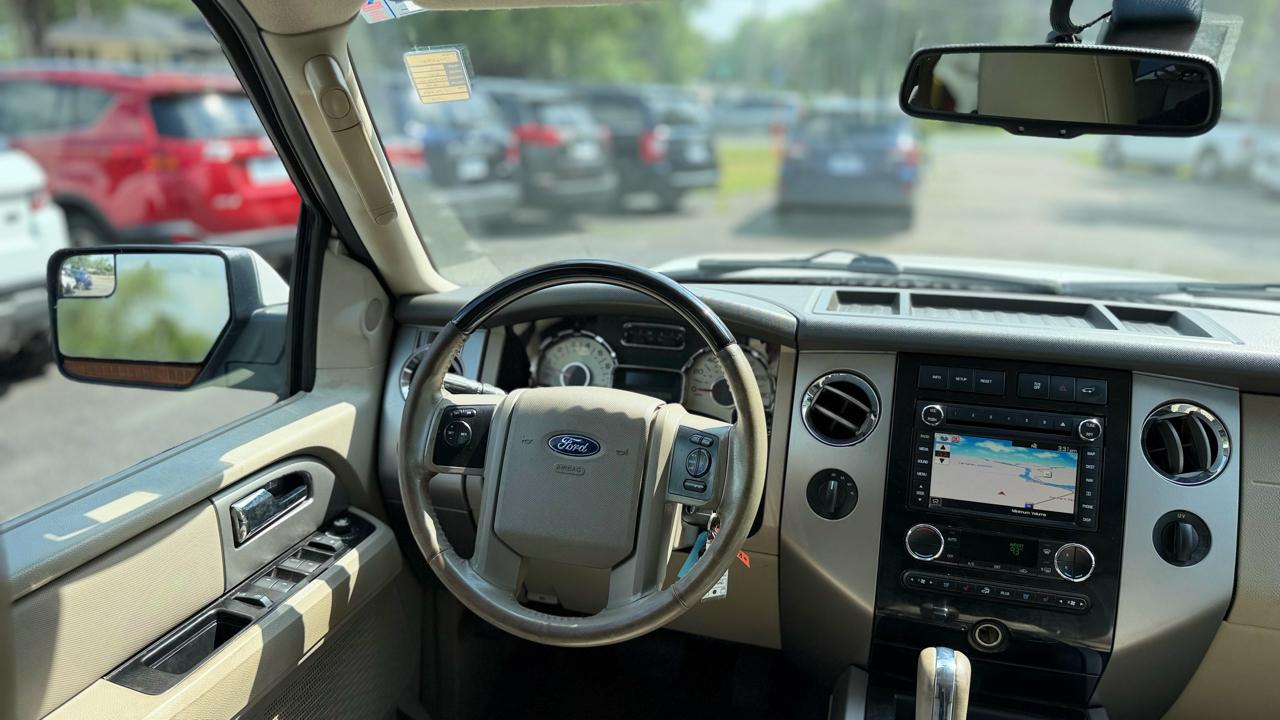 Ford Expedition  2012