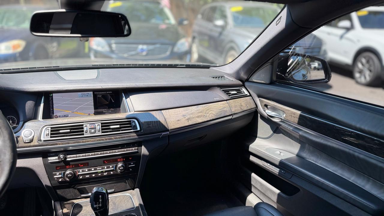 BMW 7-Series  2014