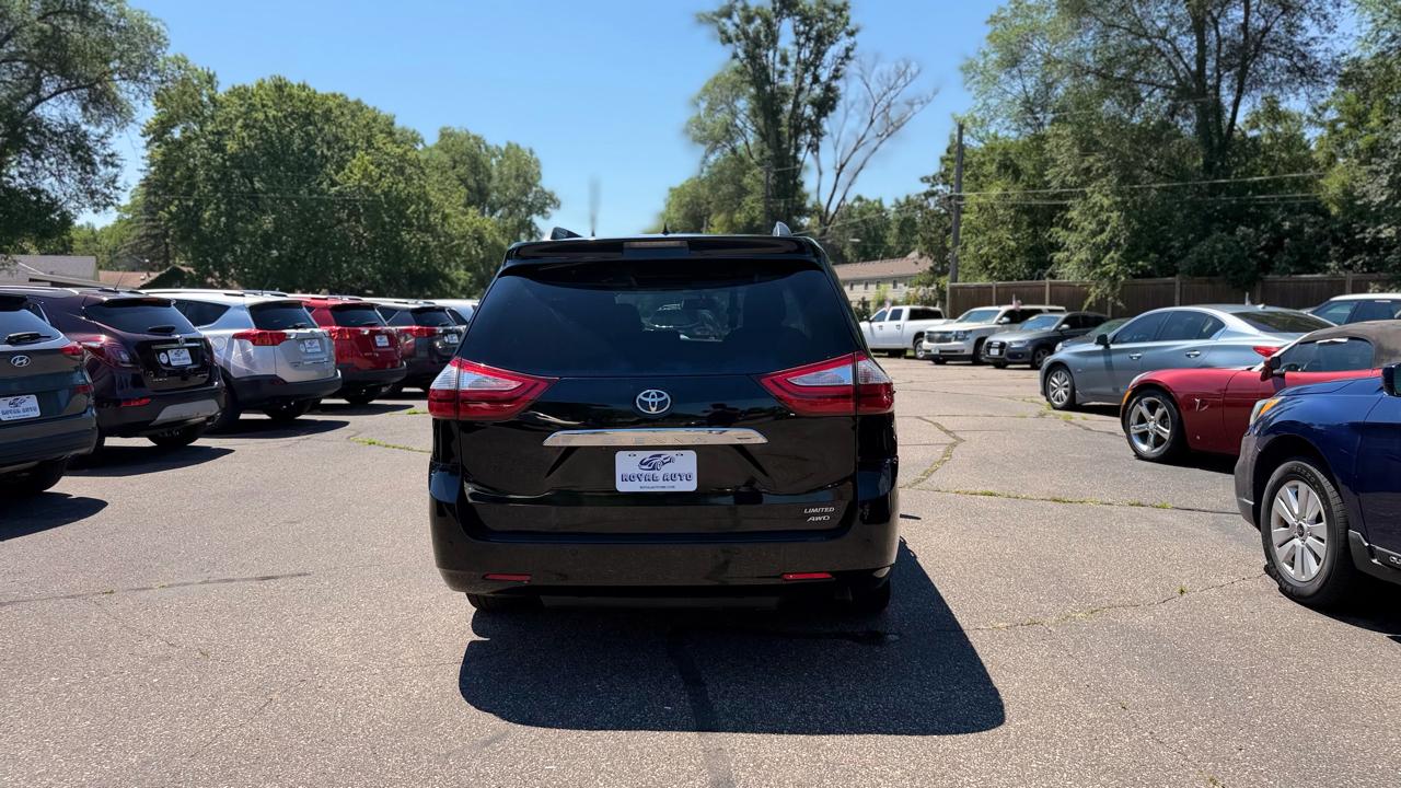 Toyota Sienna Limited 2017