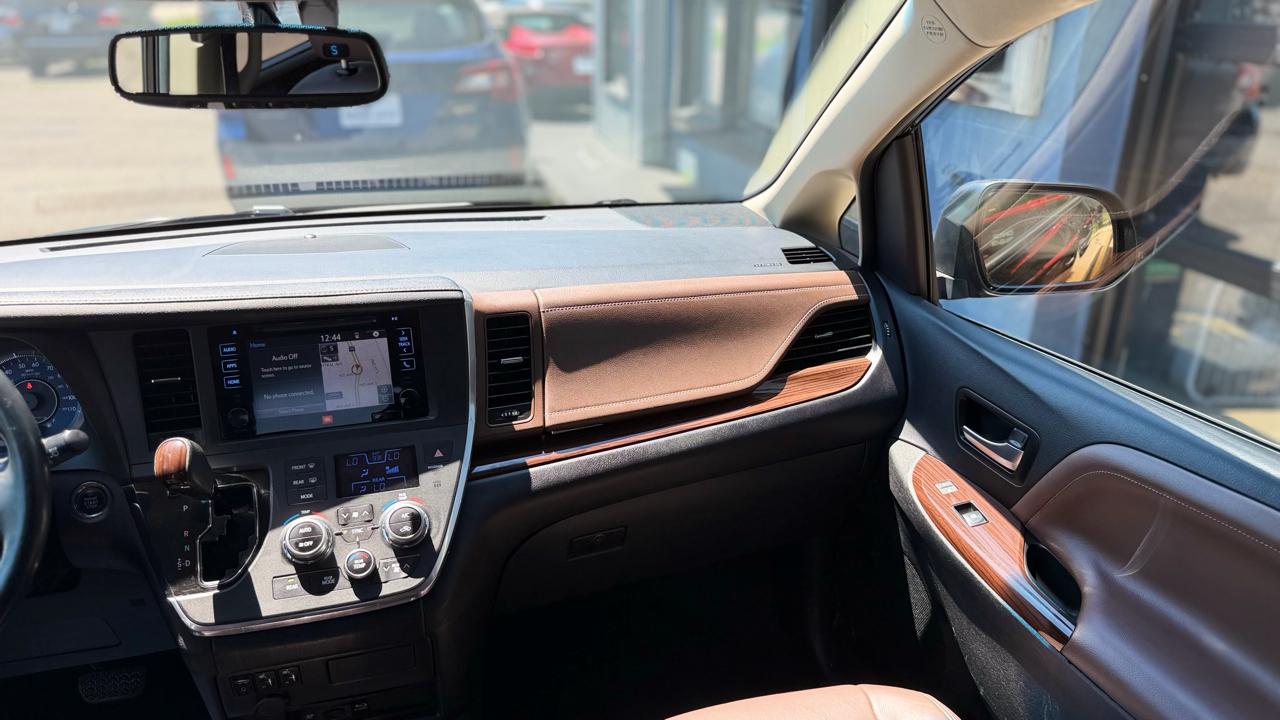 Toyota Sienna Limited 2017