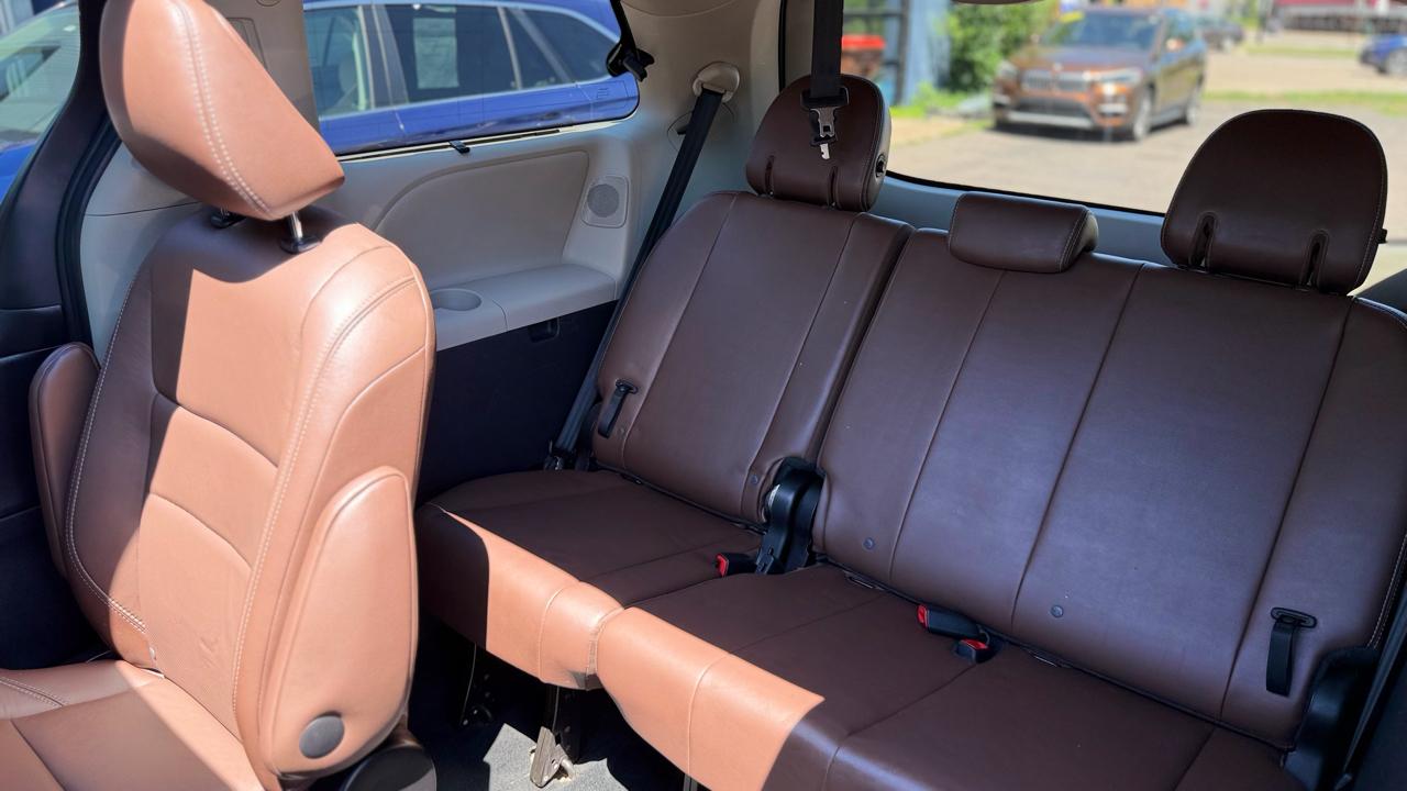 Toyota Sienna Limited 2017