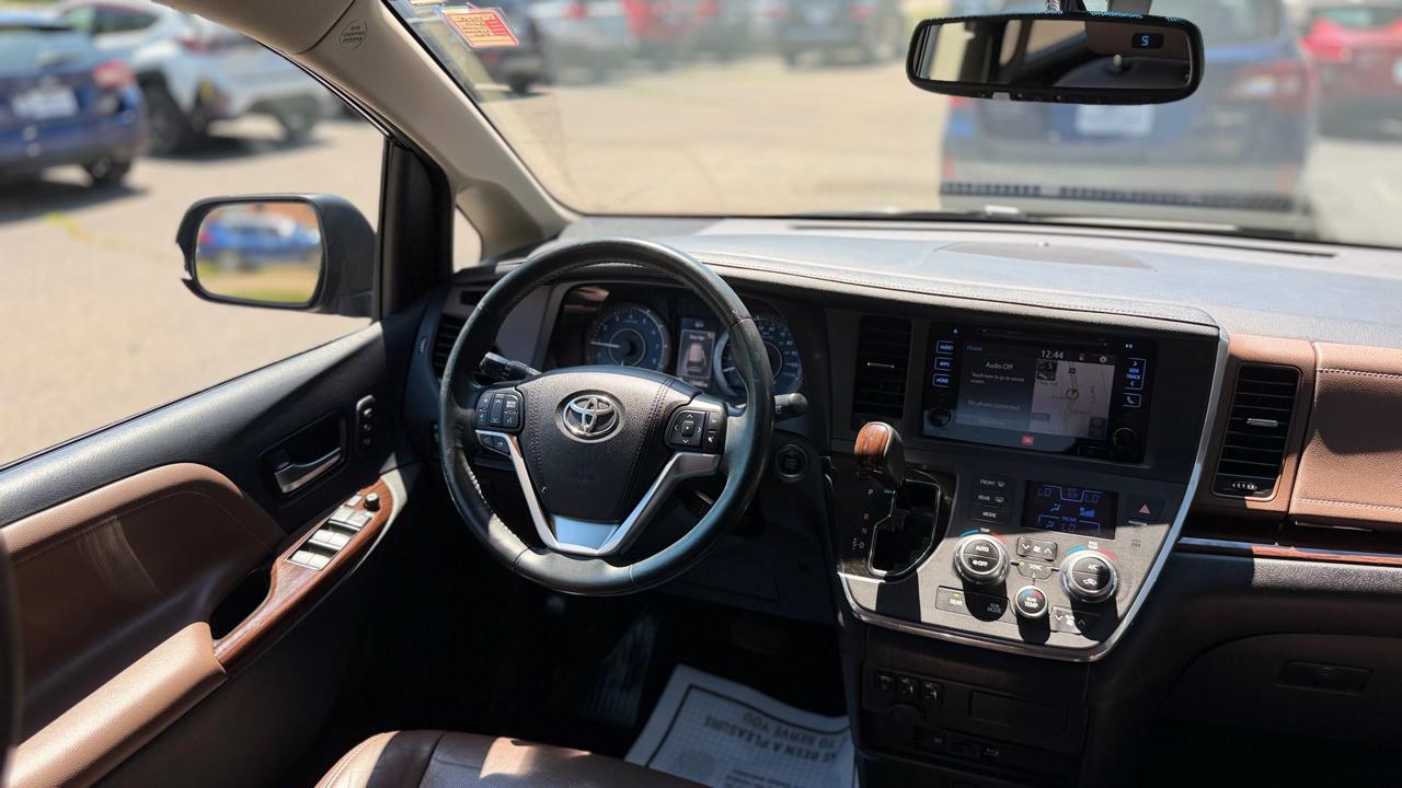 Toyota Sienna Limited 2017