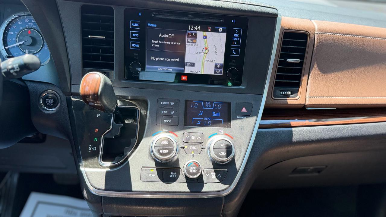 Toyota Sienna Limited 2017