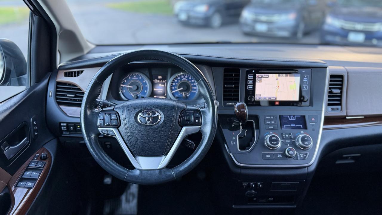 Toyota Sienna photo 15