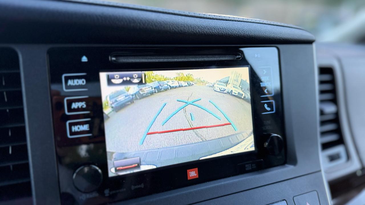 Toyota Sienna photo 19