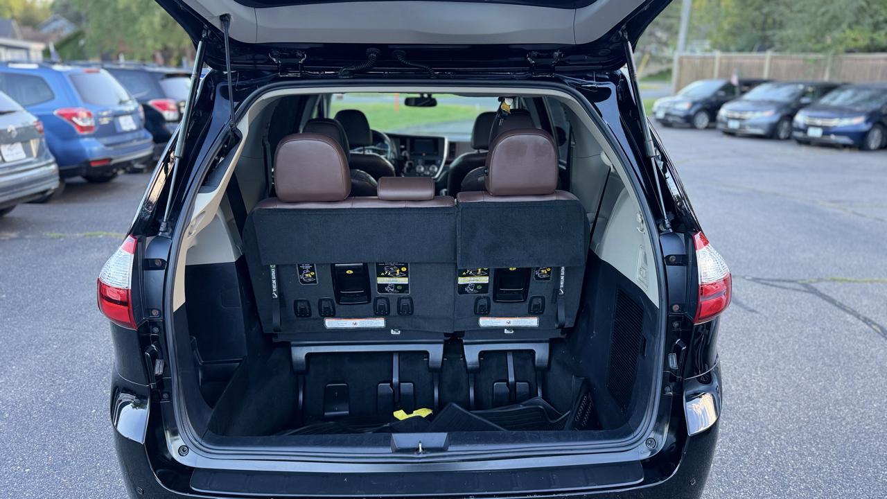 Toyota Sienna photo 22