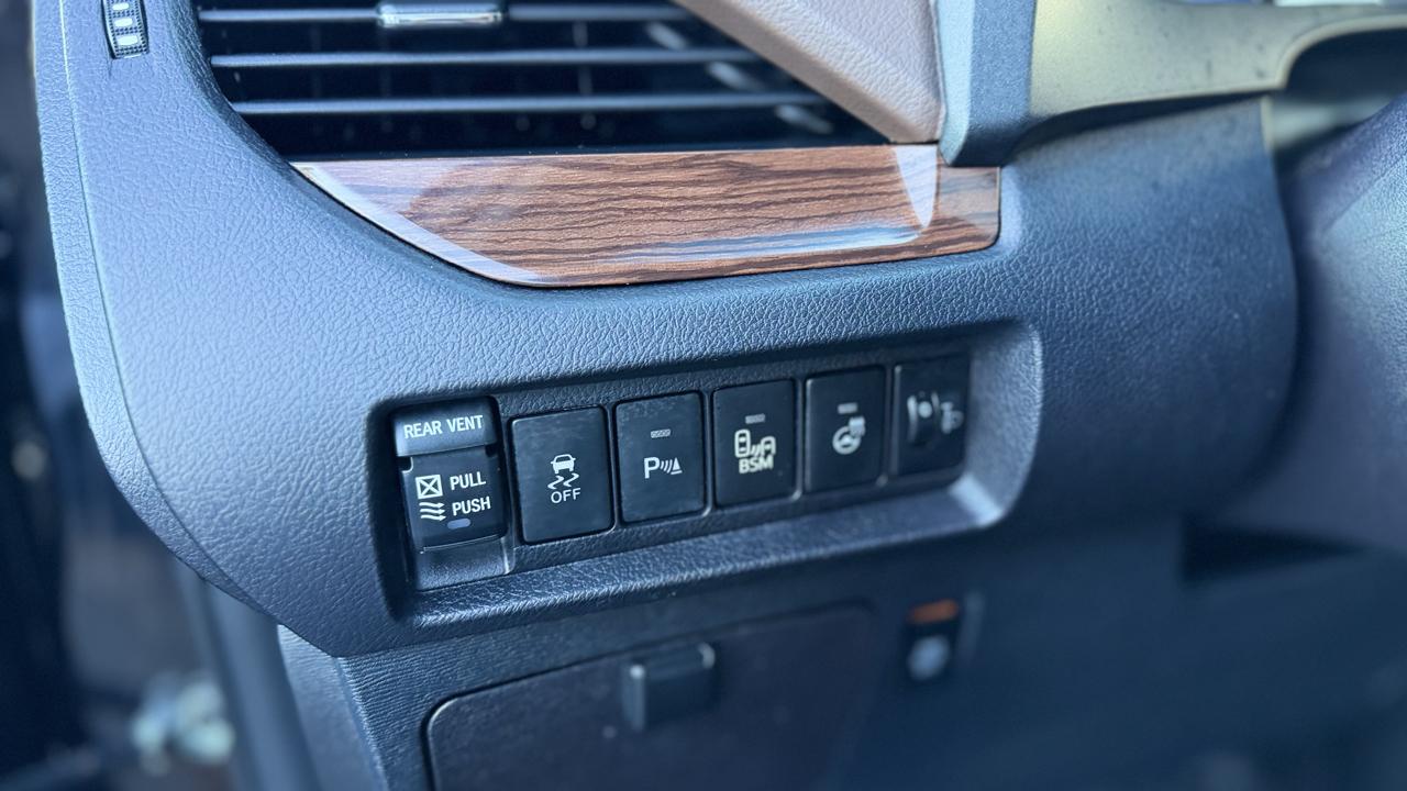 Toyota Sienna photo 23