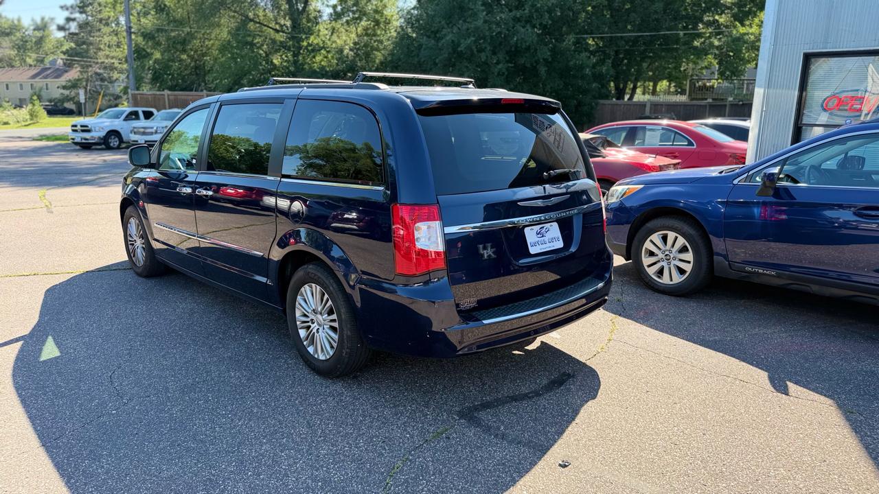 Chrysler Town & Country Touring-L 2015