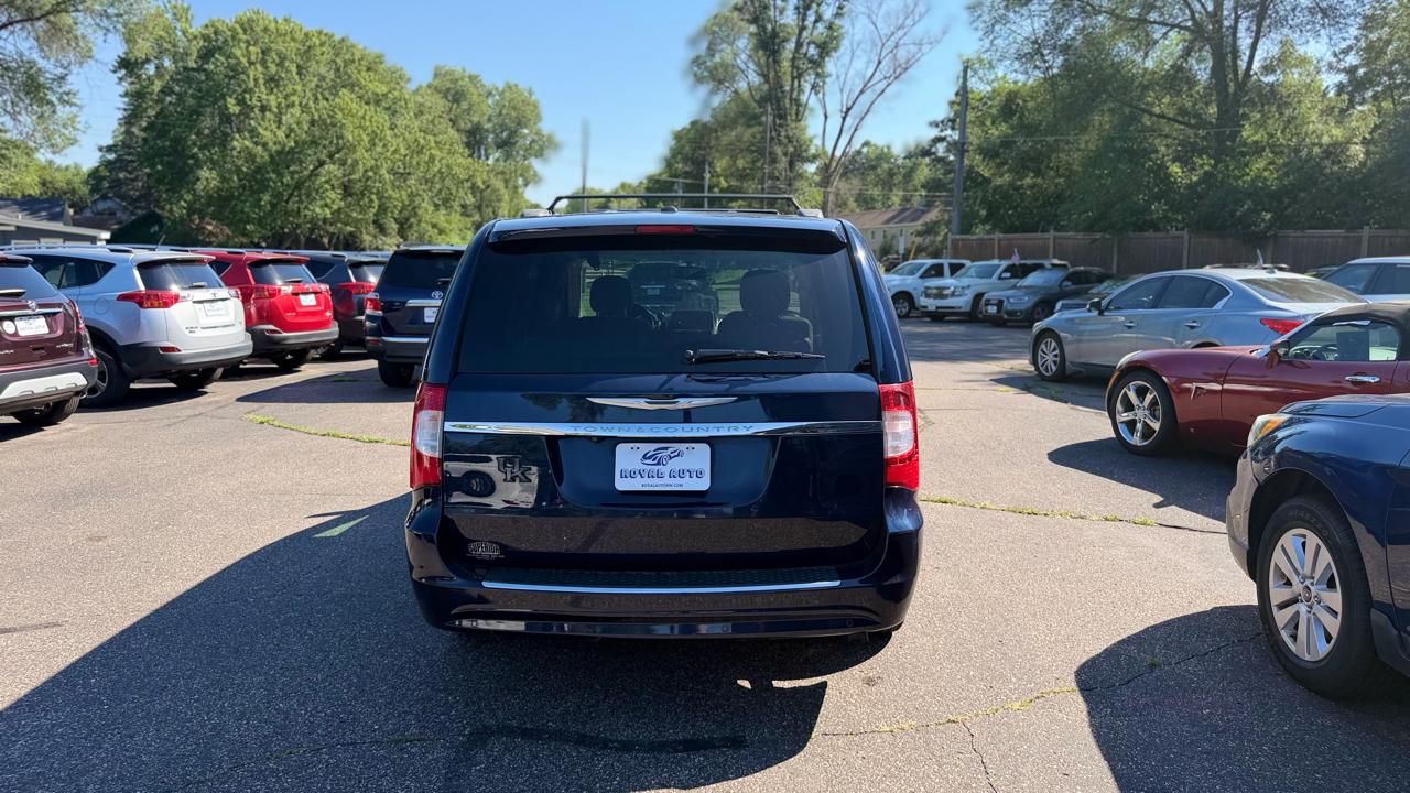Chrysler Town & Country Touring-L 2015