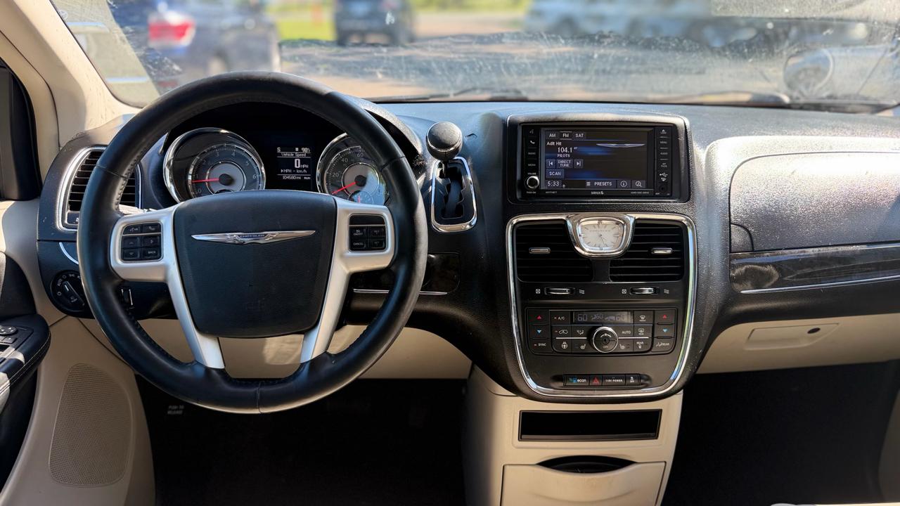 Chrysler Town & Country Touring-L 2015