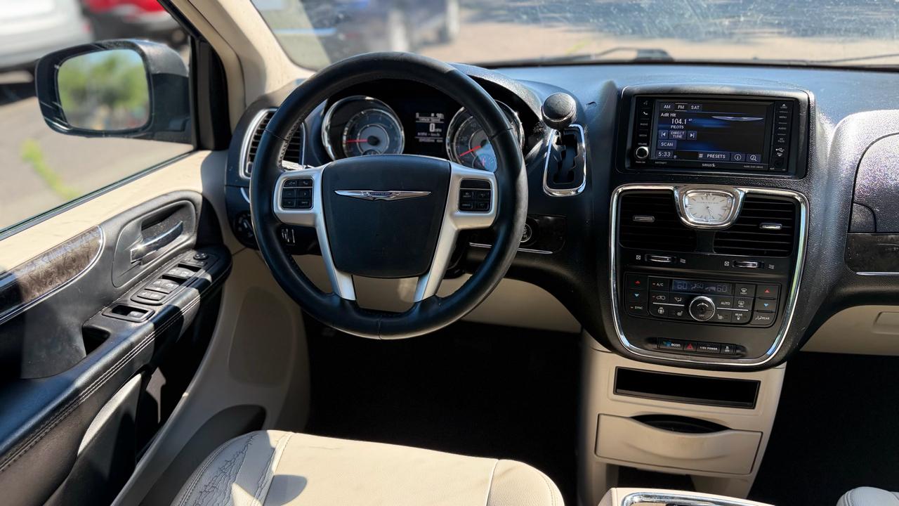 Chrysler Town & Country Touring-L 2015