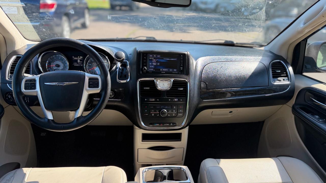 Chrysler Town & Country Touring-L 2015