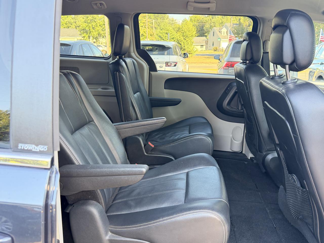 Chrysler Town & Country Touring 2014