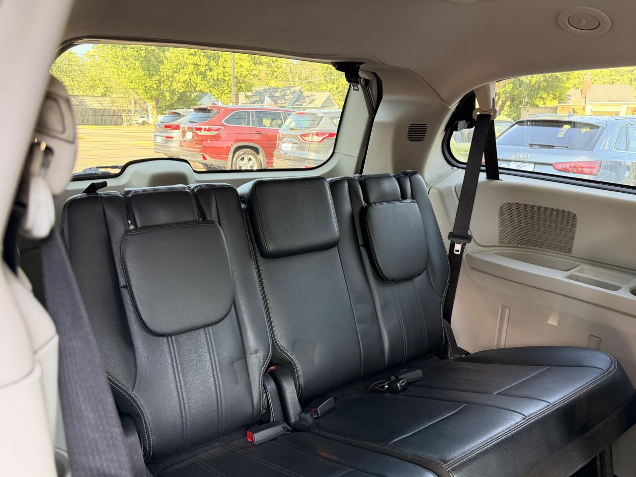 Chrysler Town & Country Touring 2014