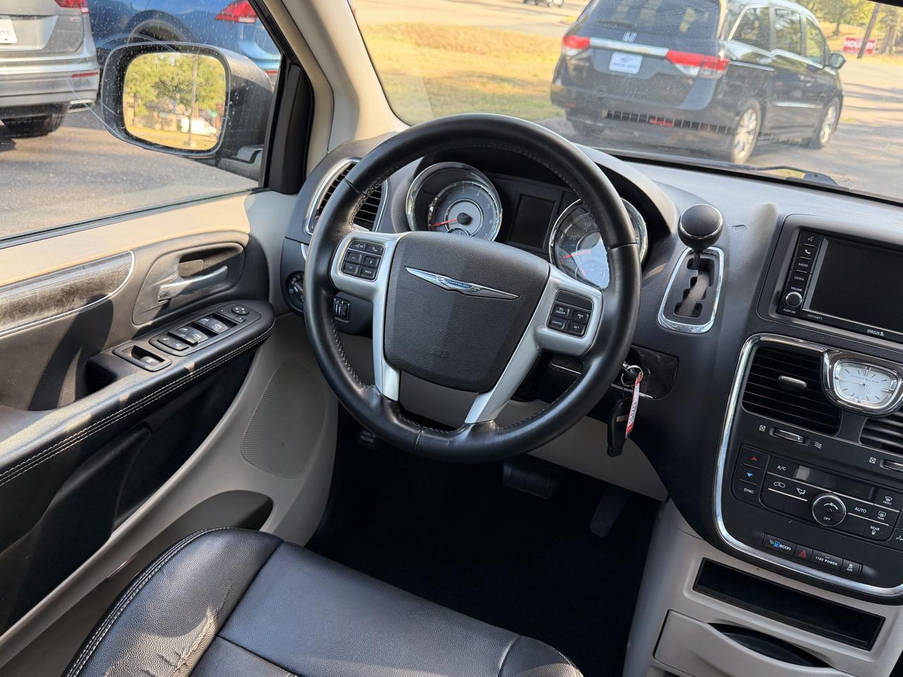 Chrysler Town & Country Touring 2014