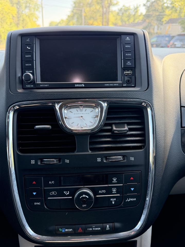 Chrysler Town & Country Touring 2014