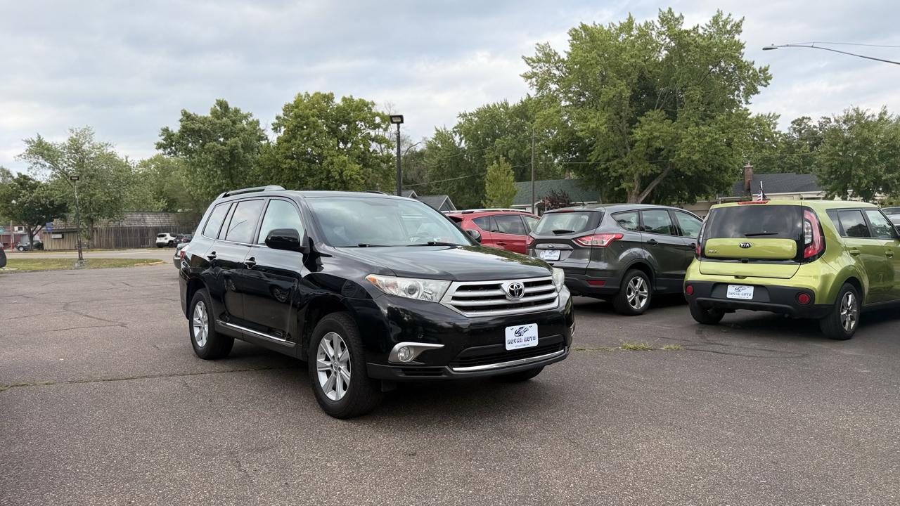 Toyota Highlander Base 2011