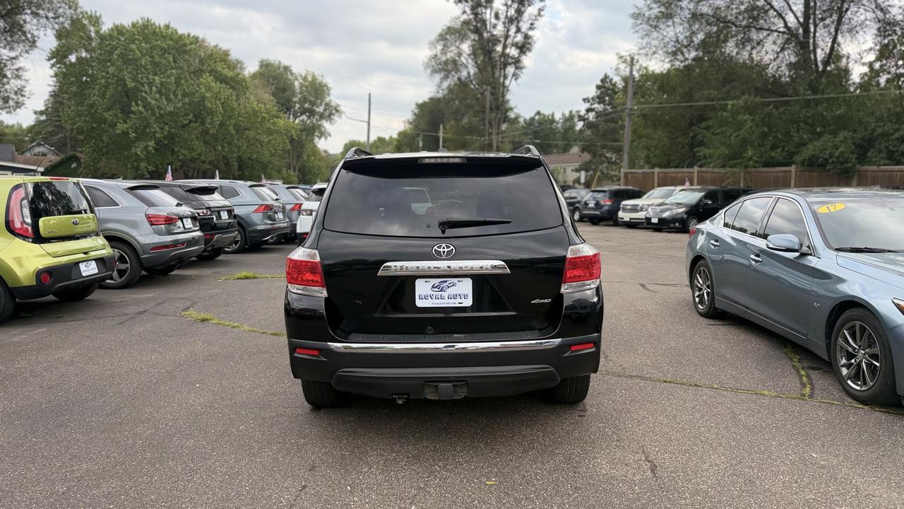 Toyota Highlander Base 2011
