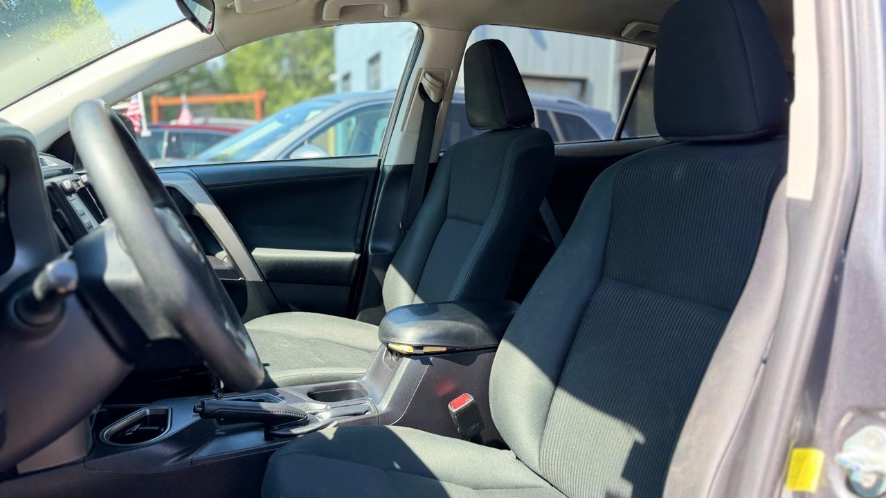 Toyota RAV4 photo 9