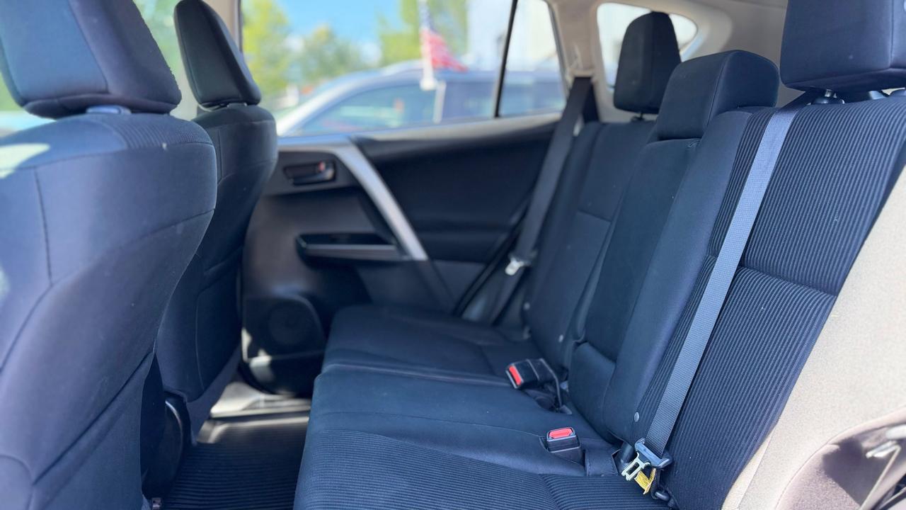 Toyota RAV4 photo 10