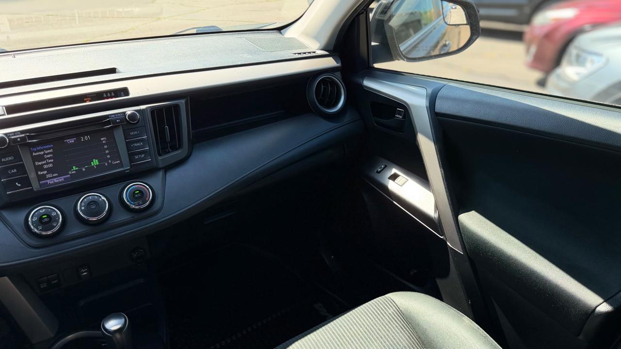 Toyota RAV4 photo 13